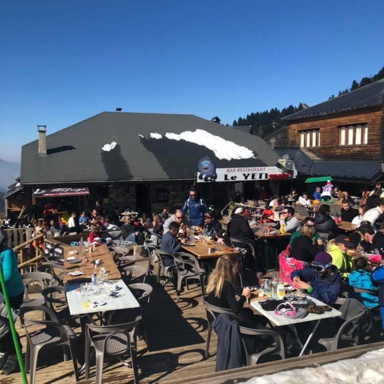 Pied des pistes, pleine nature Ustou Extérieur photo