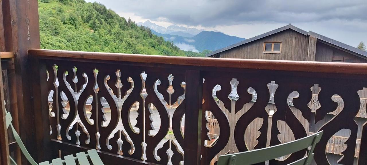 Pied des pistes, pleine nature Ustou Extérieur photo