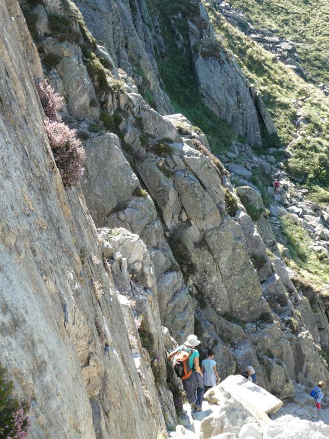 Pied des pistes, pleine nature Ustou Extérieur photo
